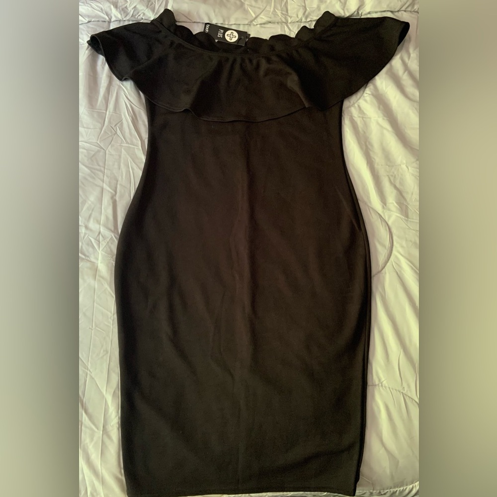 NWT US14 Boohoo Plus Black Scallop Off-Shoulder Bodycon Dress